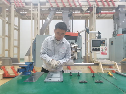 江西中煙廣豐卷煙廠 青年引領技術革新，學習賦能設備維修新篇章